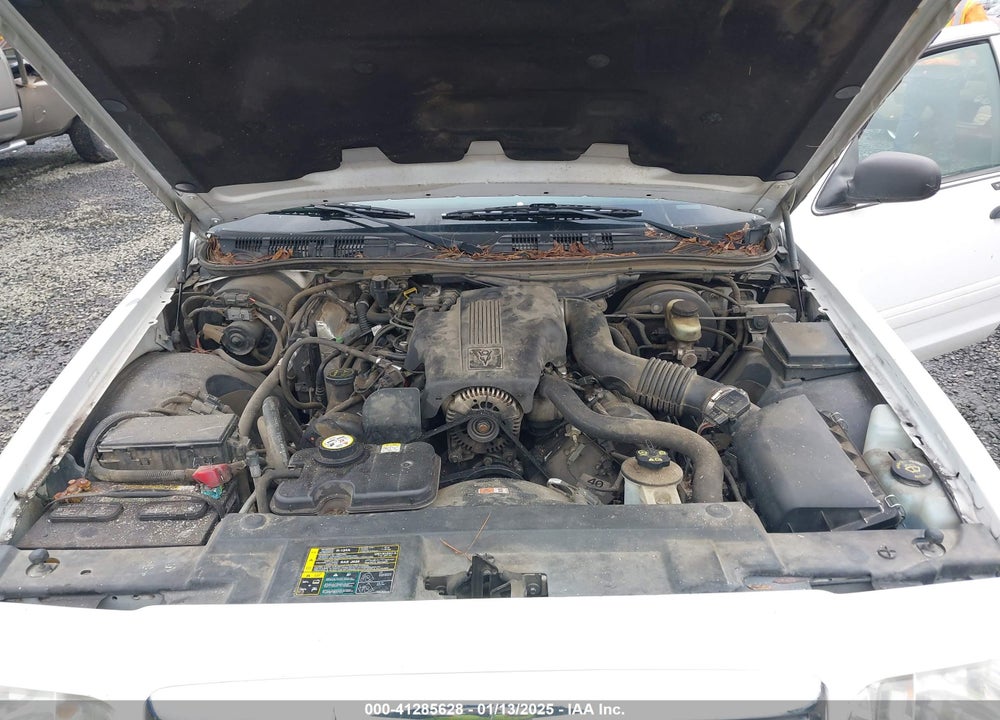 2004 FORD CROWN VICTORIA STANDARD VIN: 2FAFP73W64X118646