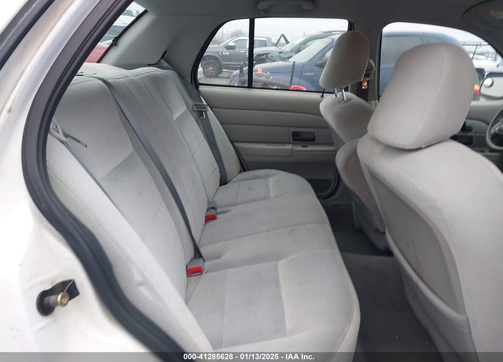 2004 FORD CROWN VICTORIA STANDARD VIN: 2FAFP73W64X118646