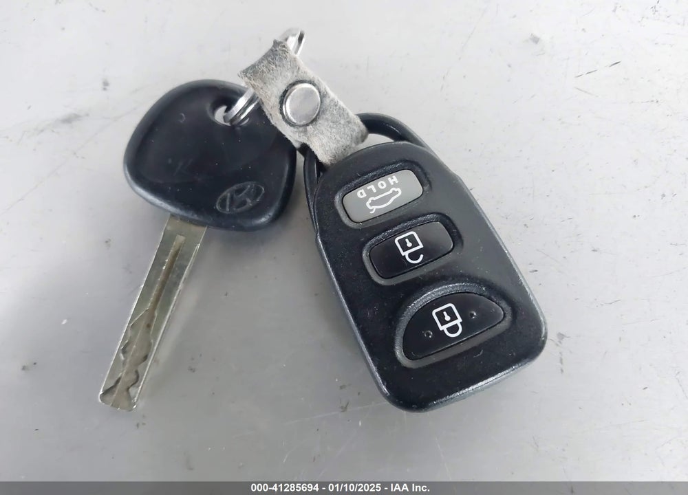 2011 HYUNDAI SONATA VIN: 5NPEB4AC4BH240609