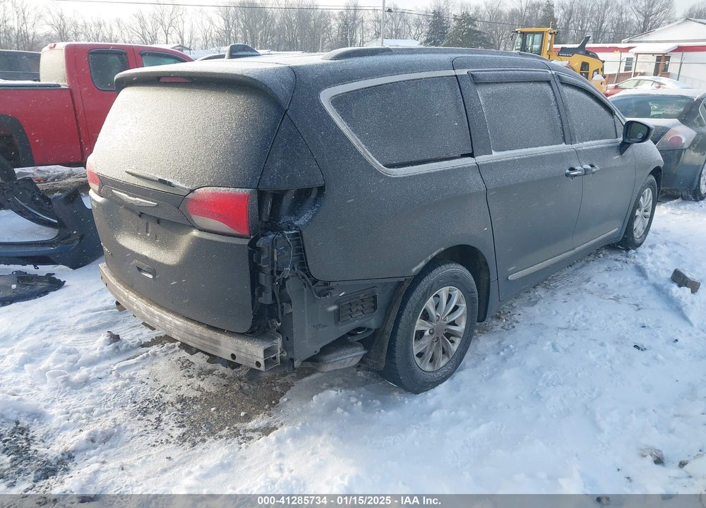 2017 CHRYSLER PACIFICA TOURING L VIN: 2C4RC1BG0HR544093