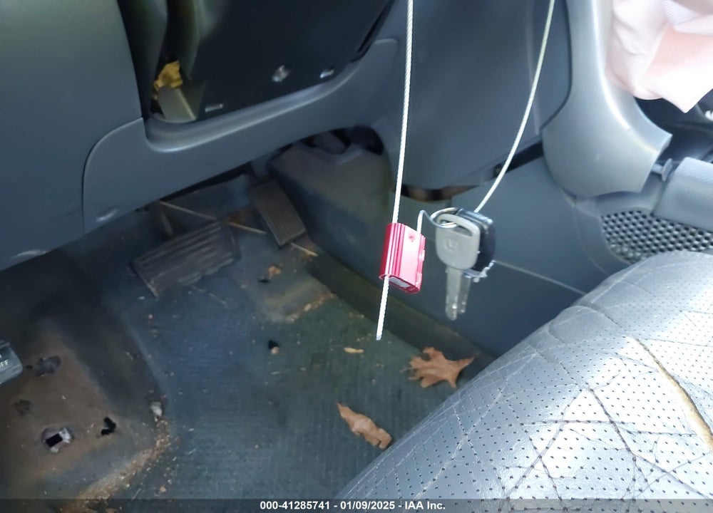 2005 HONDA PILOT EX-L VIN: 2HKYF185X5H533653