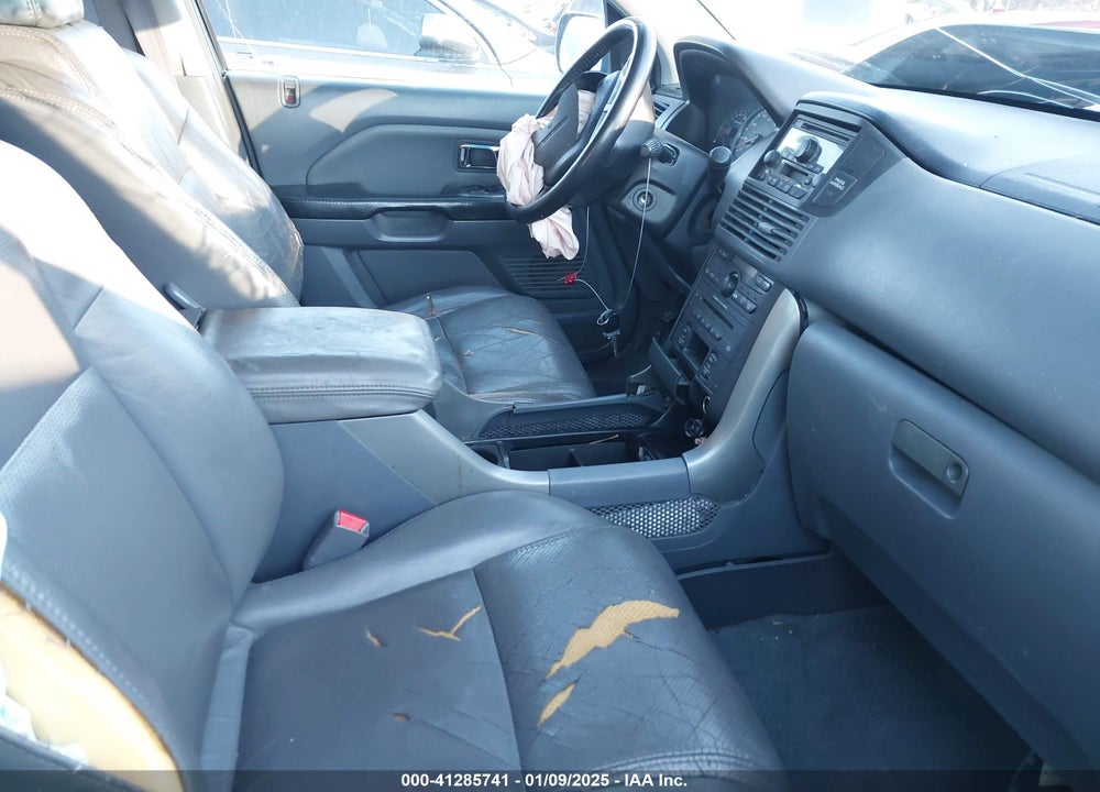 2005 HONDA PILOT EX-L VIN: 2HKYF185X5H533653