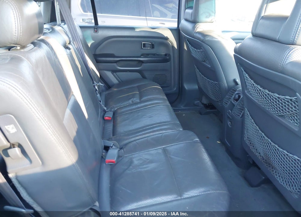 2005 HONDA PILOT EX-L VIN: 2HKYF185X5H533653