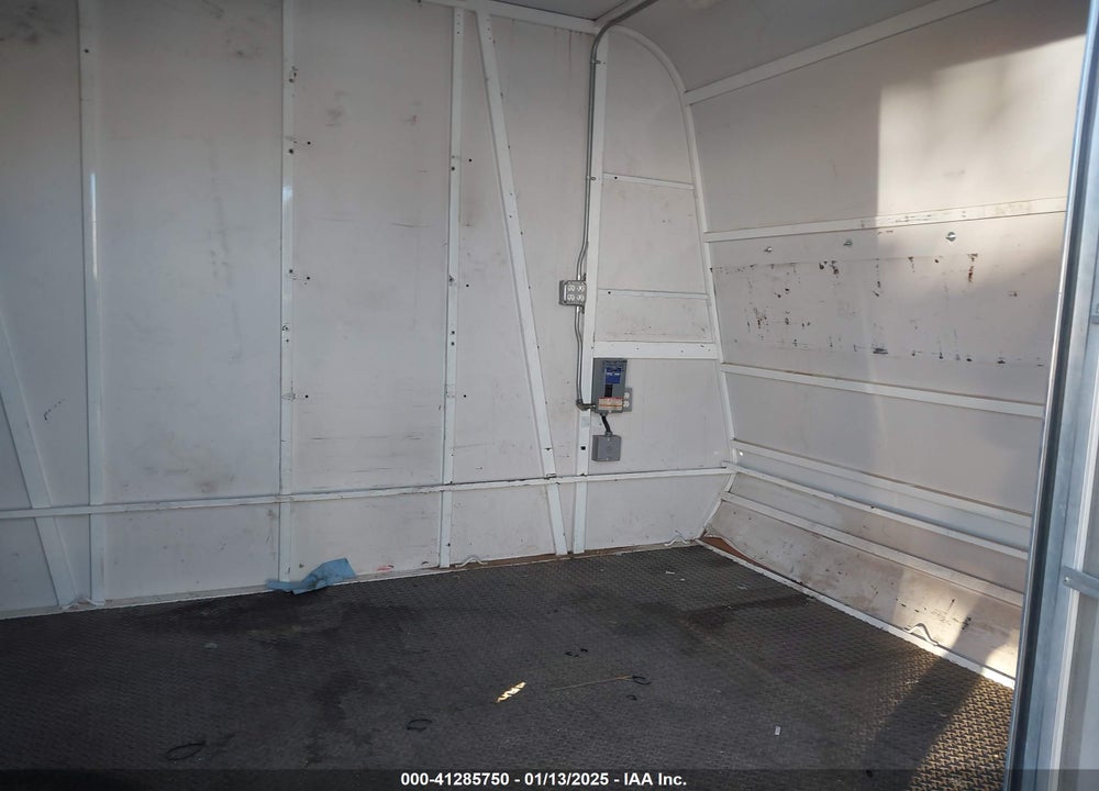 2008 UNIVERSAL TRAILERS INC VIN: 1U9EV31318S078219