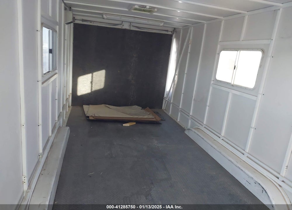 2008 UNIVERSAL TRAILERS INC VIN: 1U9EV31318S078219