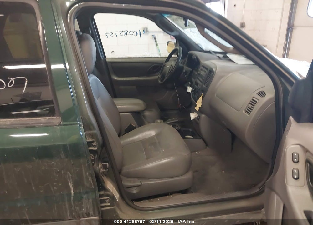2002 FORD ESCAPE XLT VIN: 1FMCU04112KA93697