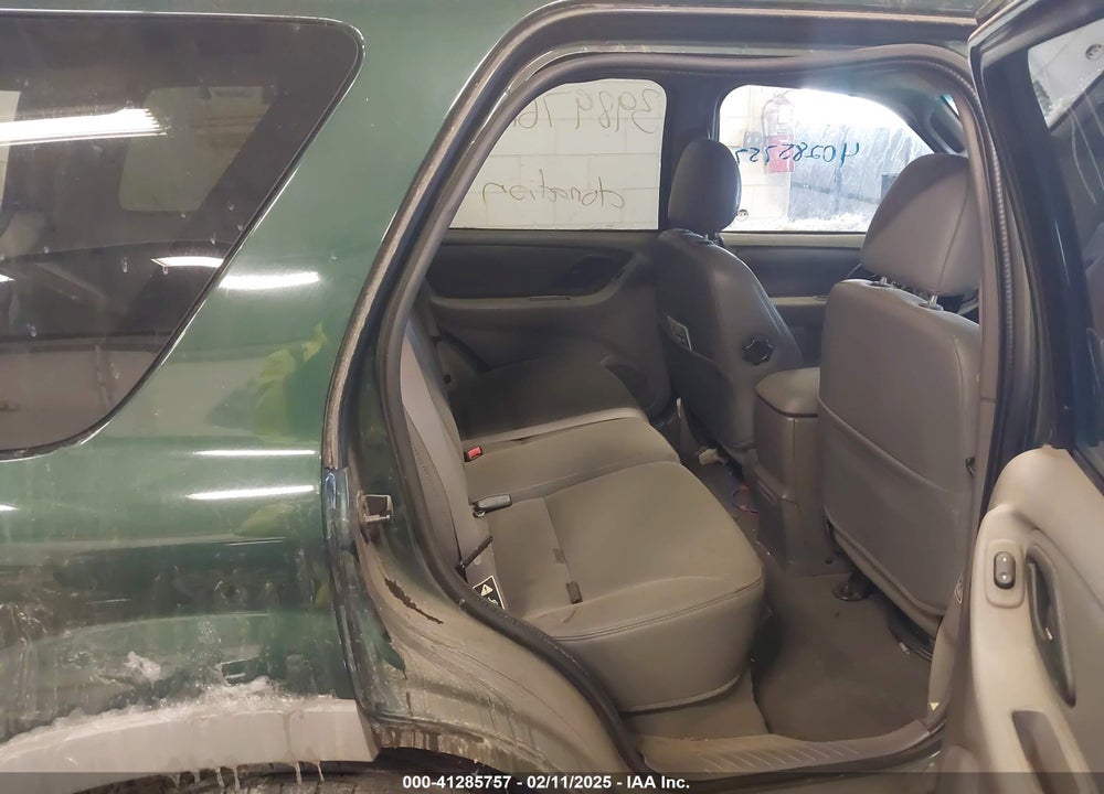 2002 FORD ESCAPE XLT VIN: 1FMCU04112KA93697