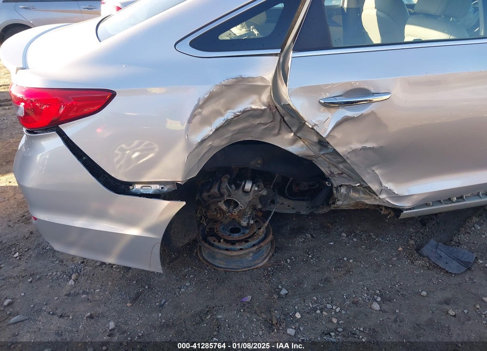 2017 HYUNDAI SONATA VIN: 5NPE34AF4HH470327