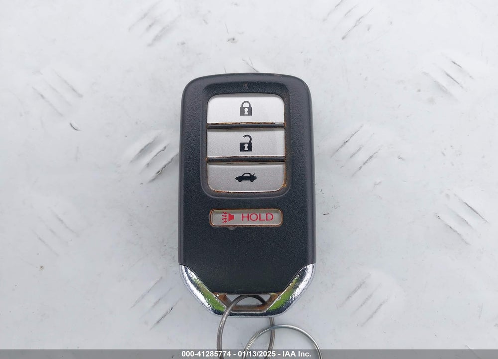 2015 HONDA CIVIC HYBRID VIN: 19XFB4F27FE000520