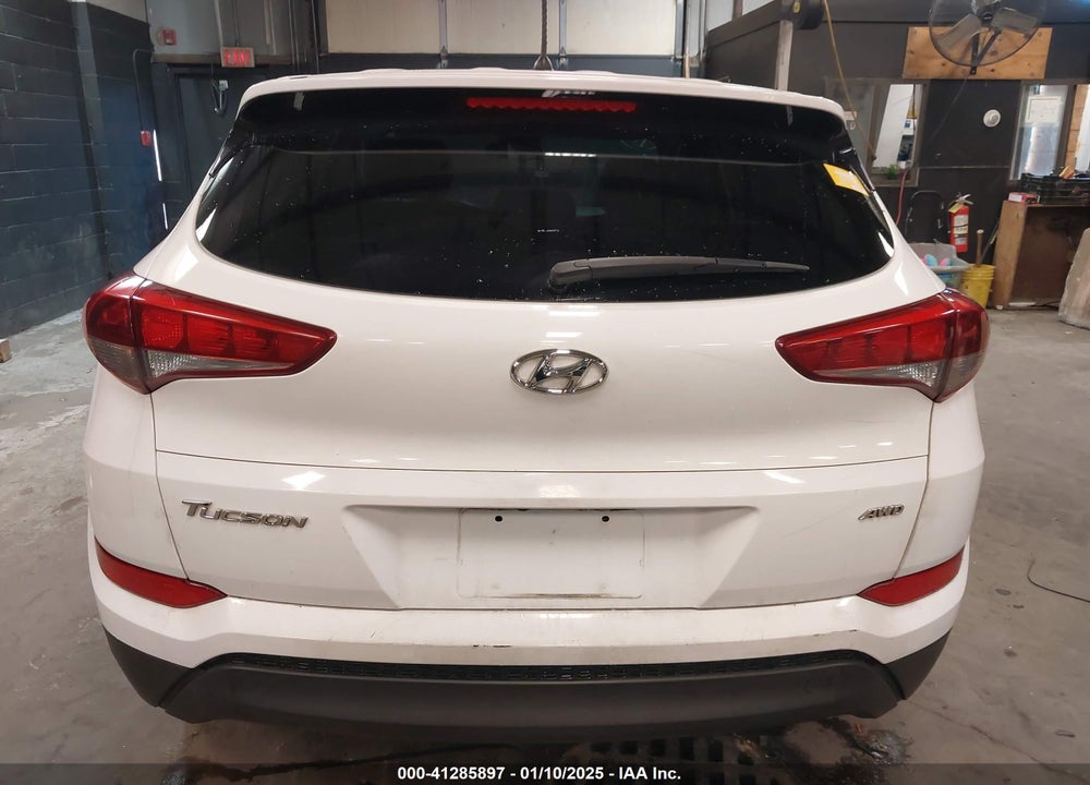 2018 HYUNDAI TUCSON SE VIN: KM8J2CA46JU825502