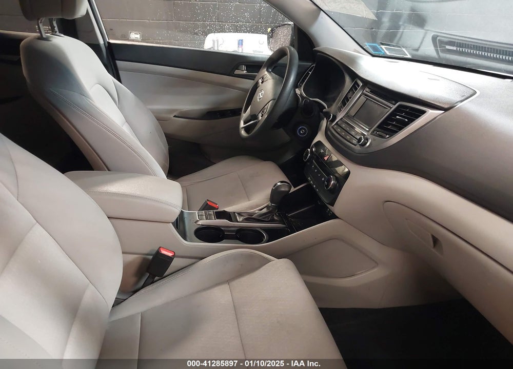 2018 HYUNDAI TUCSON SE VIN: KM8J2CA46JU825502
