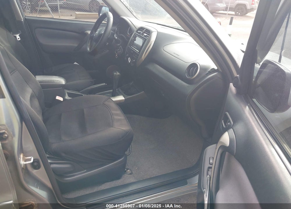 2005 TOYOTA RAV4 VIN: JTEGD20V550052897