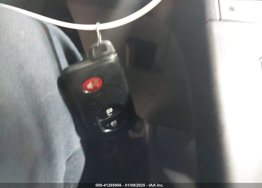 2010 TOYOTA PRIUS III VIN: JTDKN3DU4A0136853