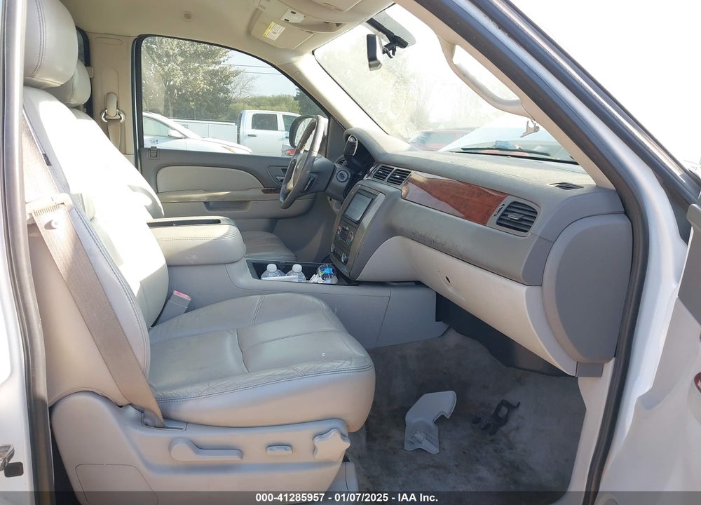 2011 GMC YUKON SLT VIN: 1GKS1CE06BR266853