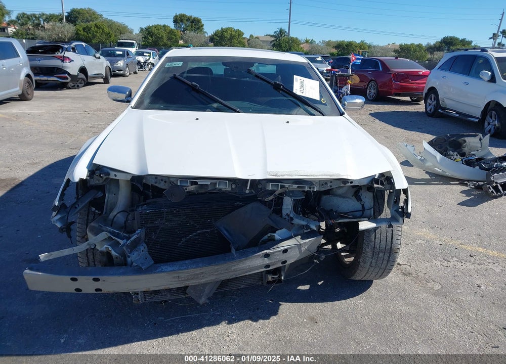 2012 CHRYSLER 300C VIN: 2C3CCAET2CH261096