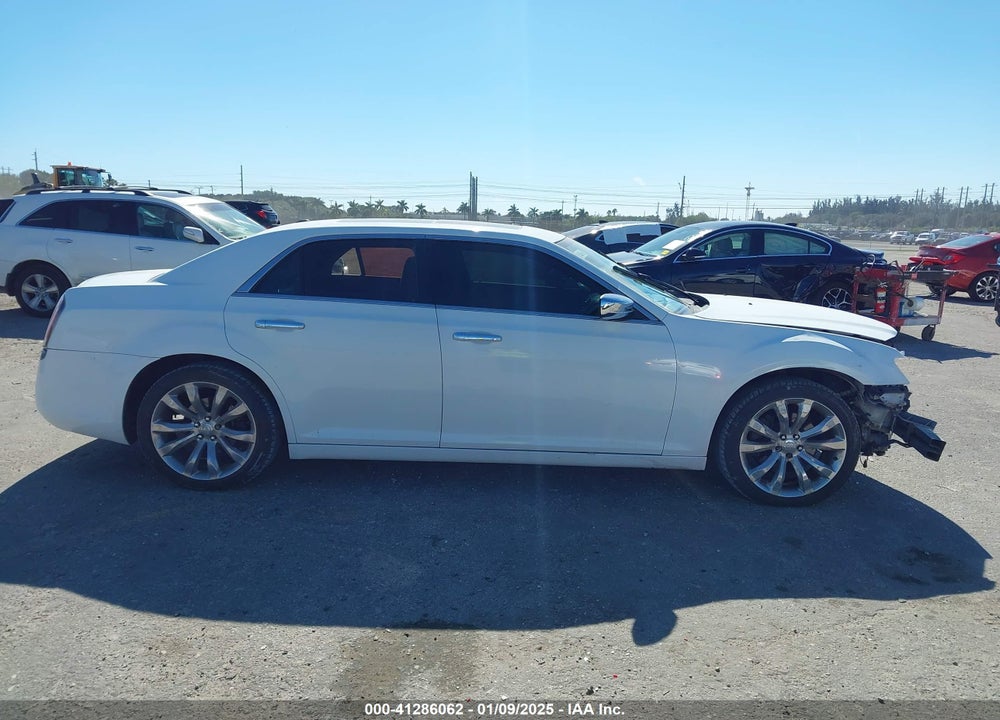 2012 CHRYSLER 300C VIN: 2C3CCAET2CH261096