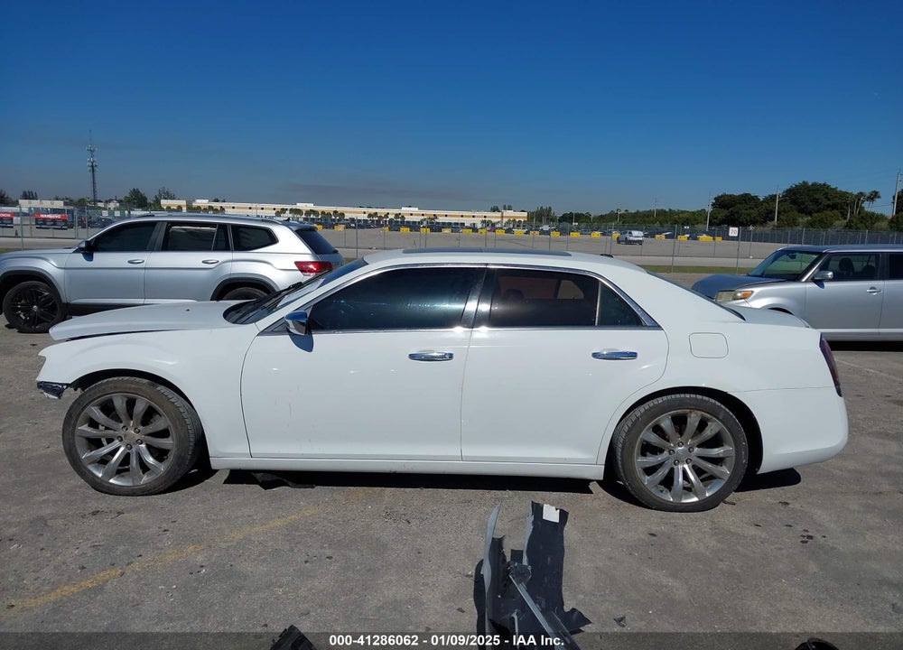 2012 CHRYSLER 300C VIN: 2C3CCAET2CH261096