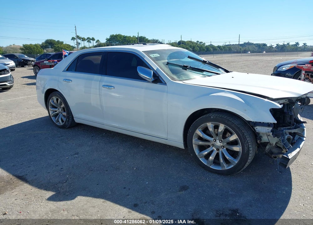 2012 CHRYSLER 300C VIN: 2C3CCAET2CH261096