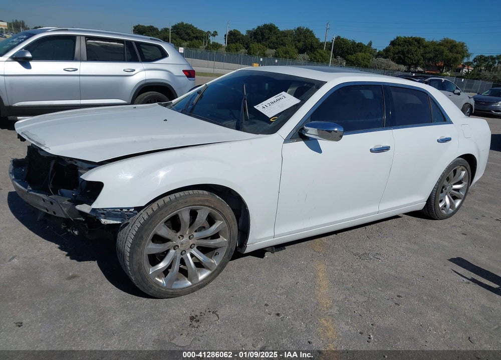 2012 CHRYSLER 300C VIN: 2C3CCAET2CH261096