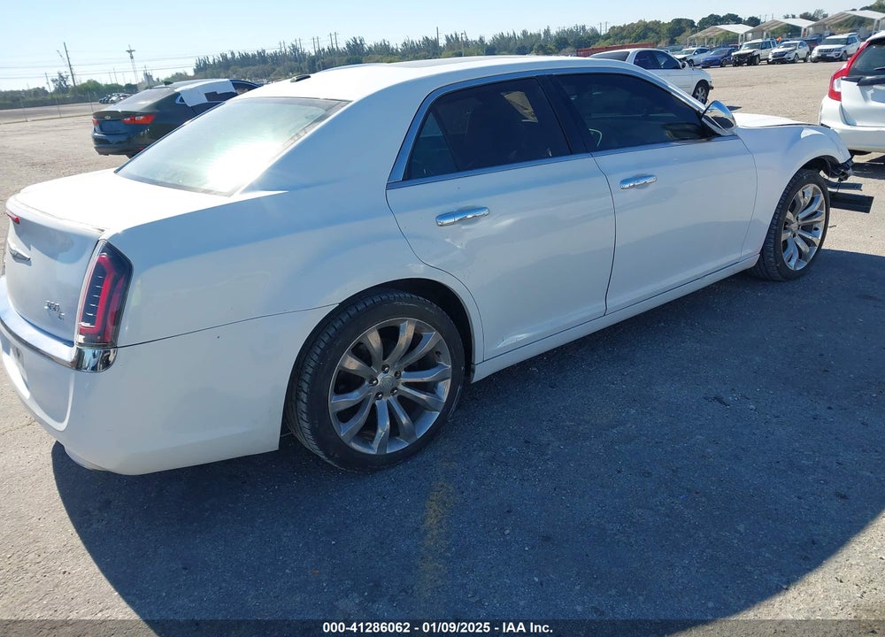 2012 CHRYSLER 300C VIN: 2C3CCAET2CH261096