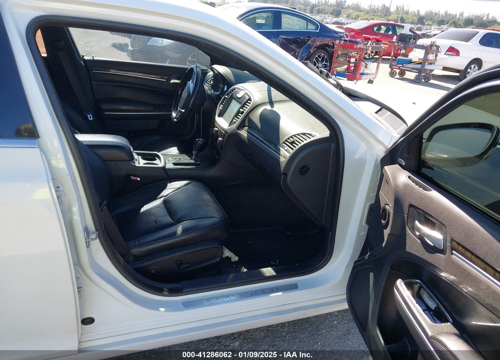 2012 CHRYSLER 300C VIN: 2C3CCAET2CH261096