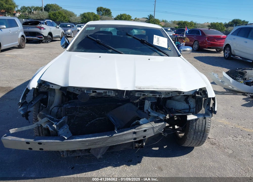 2012 CHRYSLER 300C VIN: 2C3CCAET2CH261096