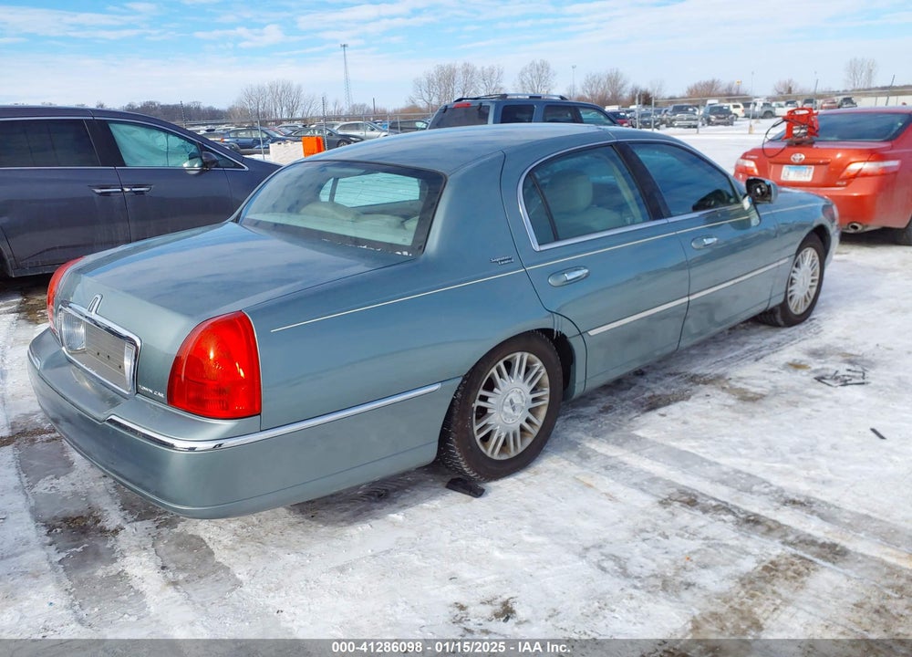 2006 LINCOLN TOWN CAR SIGNATURE LIMITED VIN: 1LNHM82V86Y642714