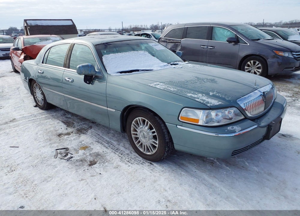 2006 LINCOLN TOWN CAR SIGNATURE LIMITED VIN: 1LNHM82V86Y642714