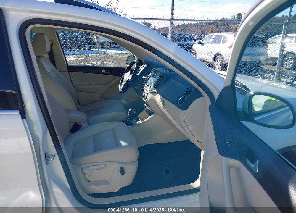 2013 VOLKSWAGEN TIGUAN SE VIN: WVGBV3AX0DW053299
