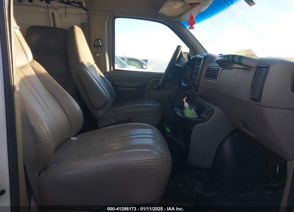 2001 CHEVROLET EXPRESS VIN: 1GCFG25W111169759