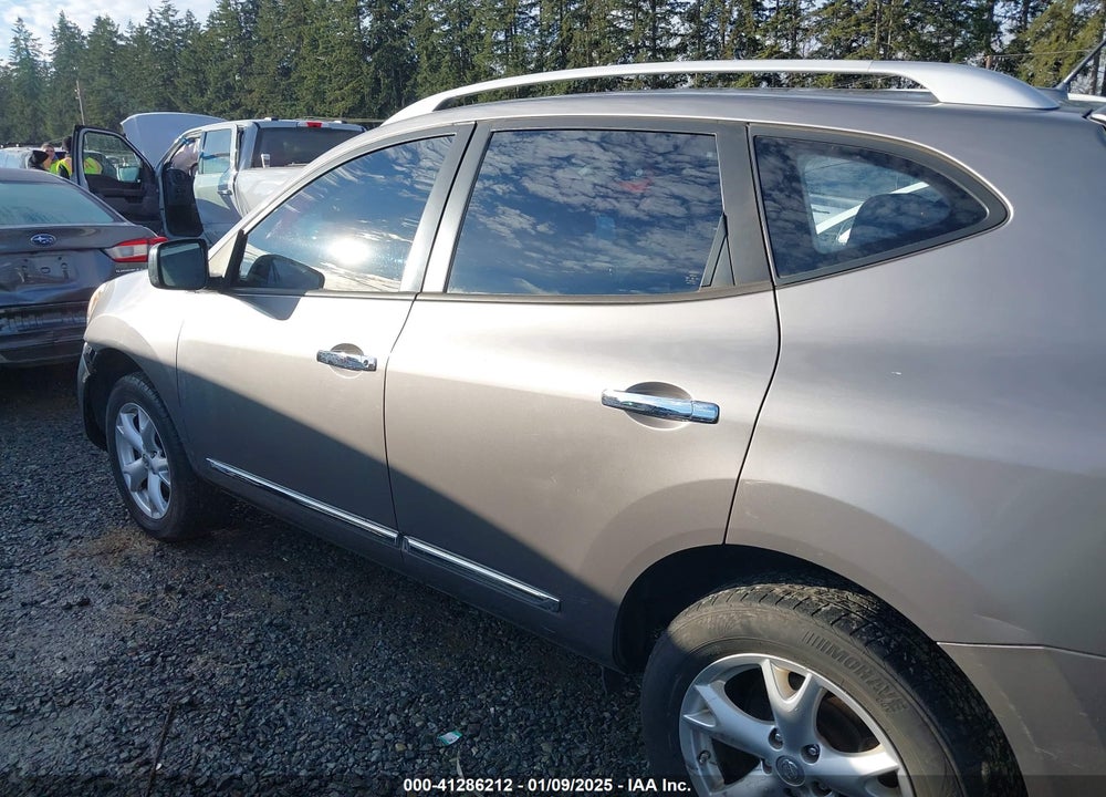 2015 NISSAN ROGUE SELECT S VIN: JN8AS5MV5FW255044