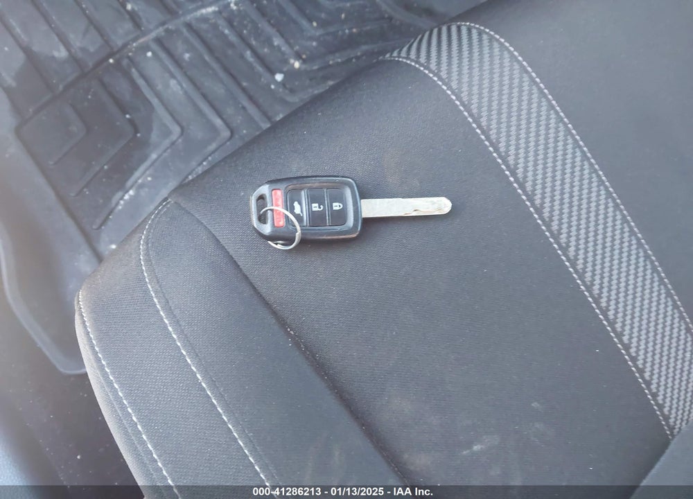 2019 HONDA CIVIC LX VIN: SHHFK7H35KU203416
