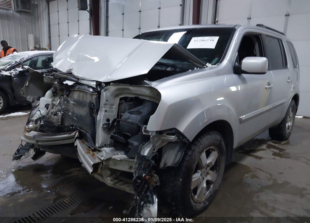 2011 HONDA PILOT EX-L VIN: 5FNYF4H50BB059496