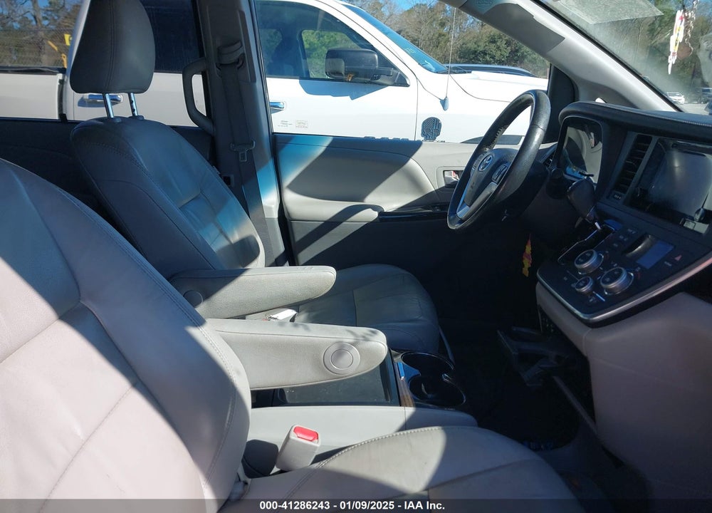 2016 TOYOTA SIENNA XLE PREMIUM 8 PASSENGER VIN: 5TDYK3DCXGS706385
