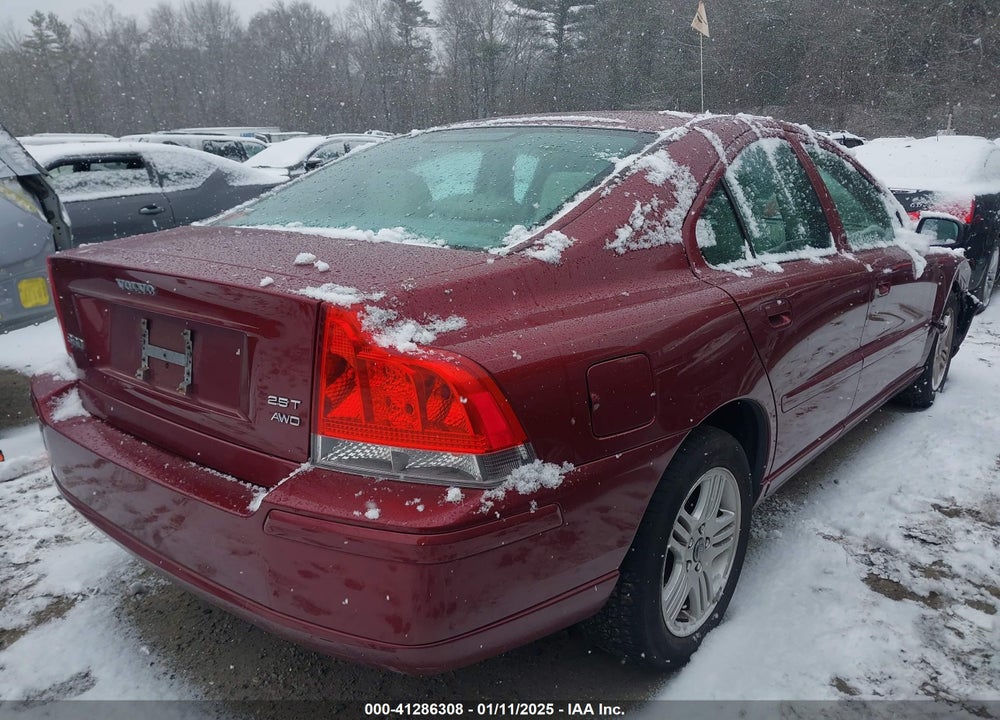 2005 VOLVO S60 2.5T AWD VIN: YV1RH592352485502