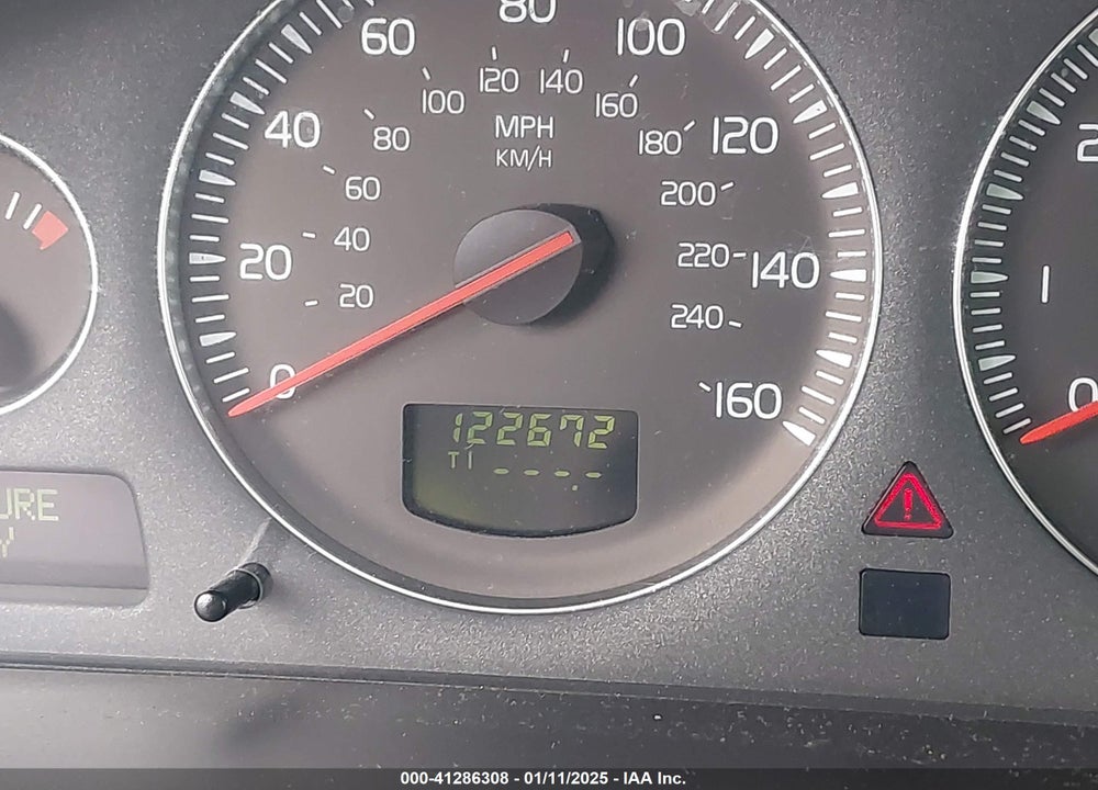2005 VOLVO S60 2.5T AWD VIN: YV1RH592352485502