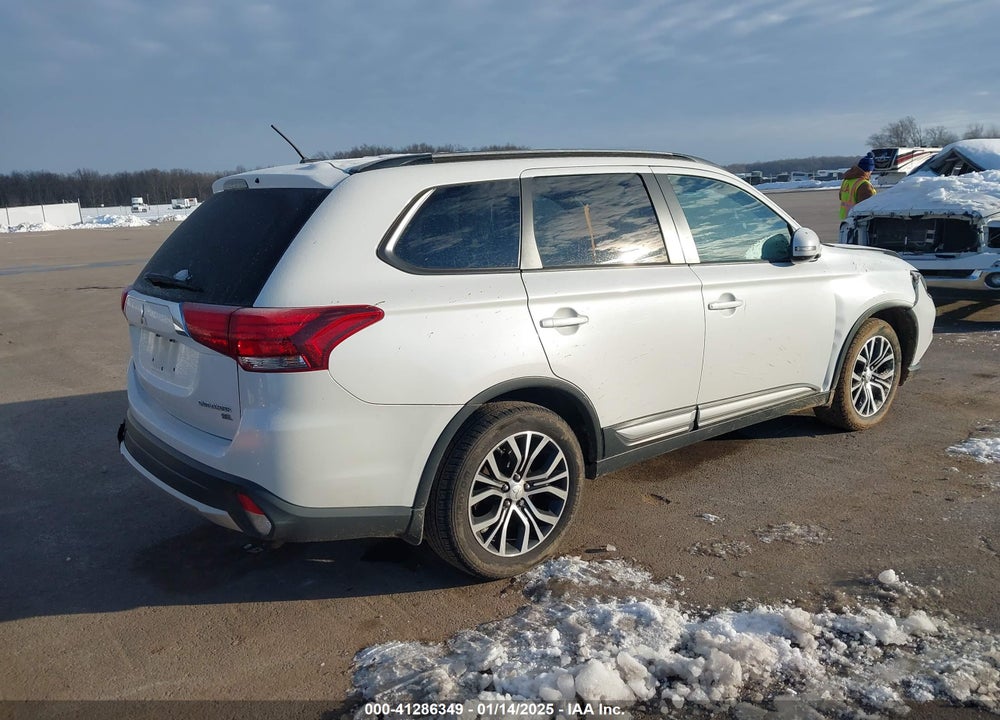 2016 MITSUBISHI OUTLANDER SEL VIN: JA4AD3A32GZ001878