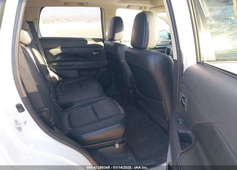 2016 MITSUBISHI OUTLANDER SEL VIN: JA4AD3A32GZ001878