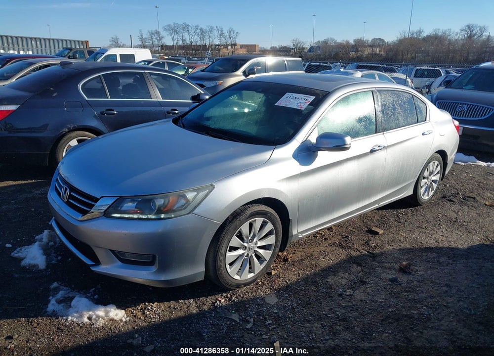 2013 HONDA ACCORD VIN: 1HGCR3F86DA022538