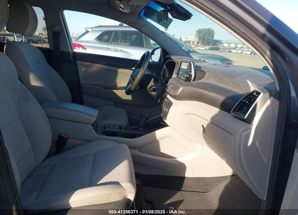 2019 HYUNDAI TUCSON SE VIN: KM8J23A47KU846201