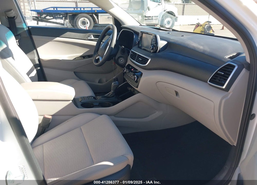 2019 HYUNDAI TUCSON SE VIN: KM8J23A48KU986533