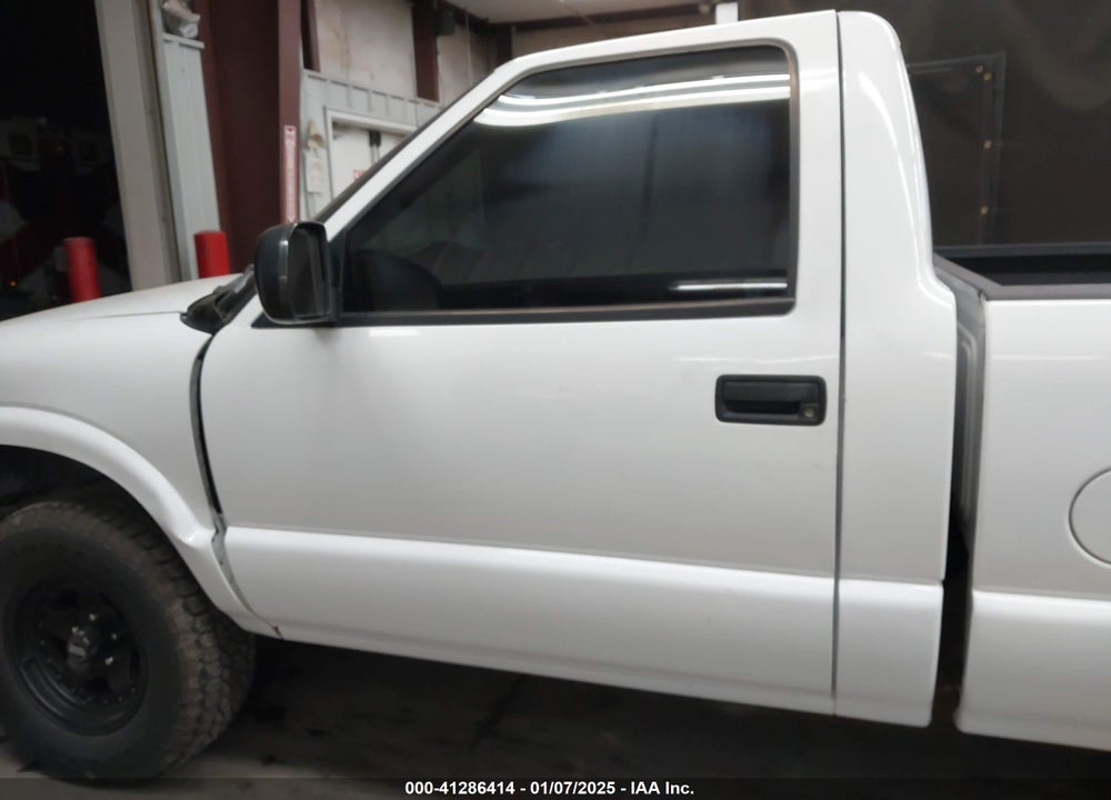 2003 CHEVROLET S-10 VIN: 1GCCS14H238229329