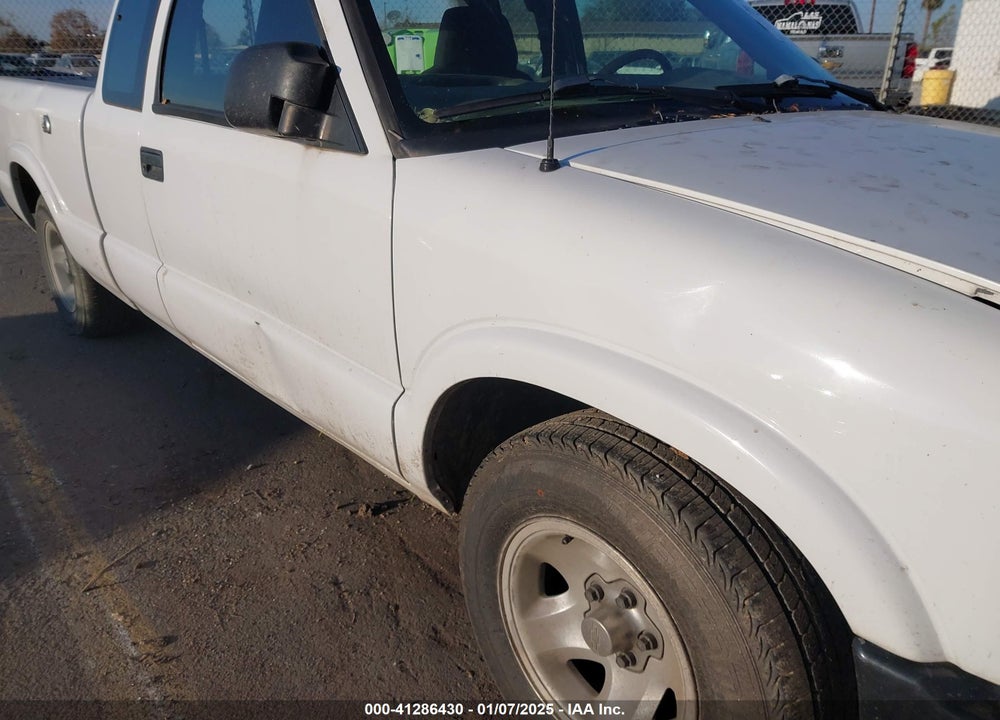 2003 CHEVROLET S-10 VIN: 1GCCS19H938169557