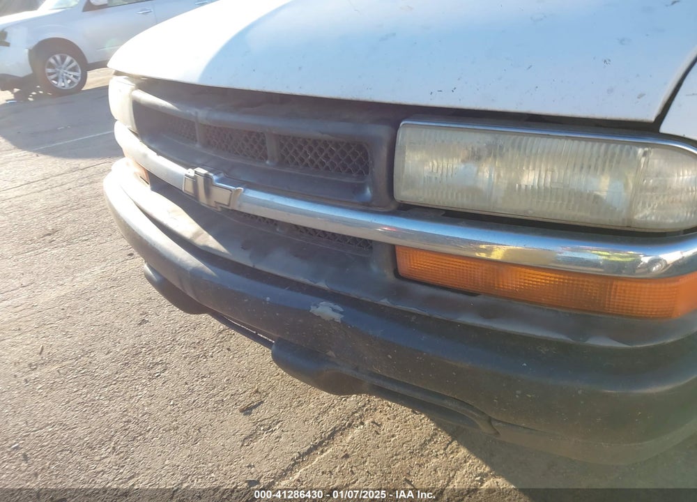 2003 CHEVROLET S-10 VIN: 1GCCS19H938169557