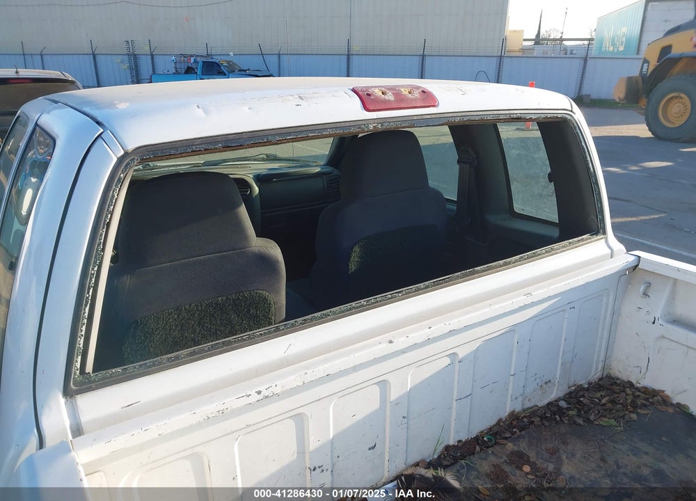 2003 CHEVROLET S-10 VIN: 1GCCS19H938169557