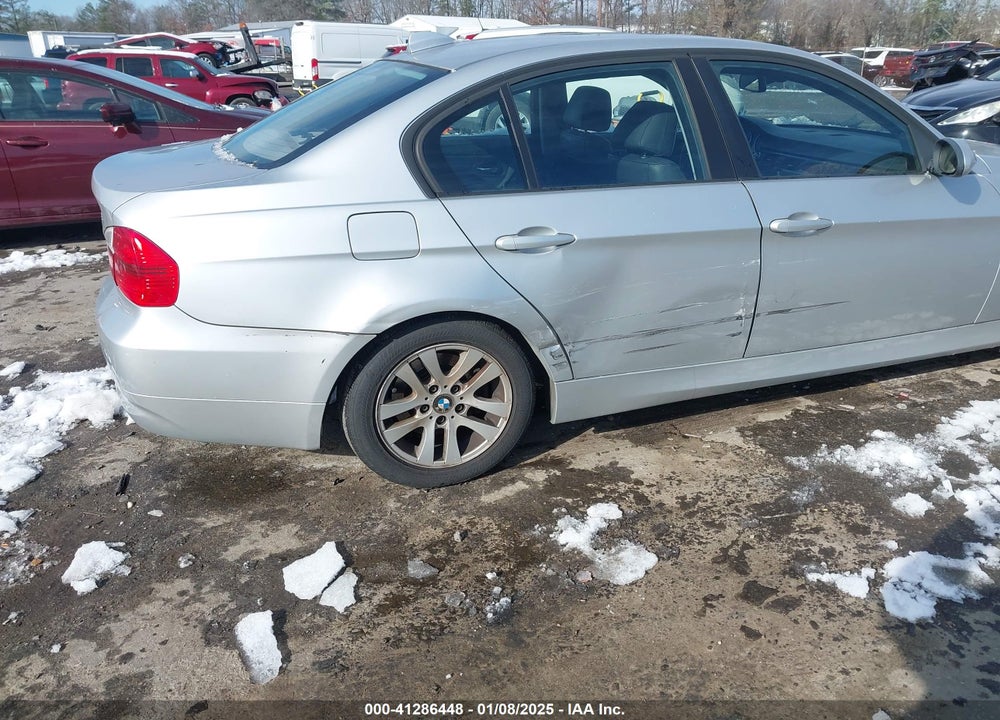 2007 BMW 328I VIN: WBAVA33587KX77324