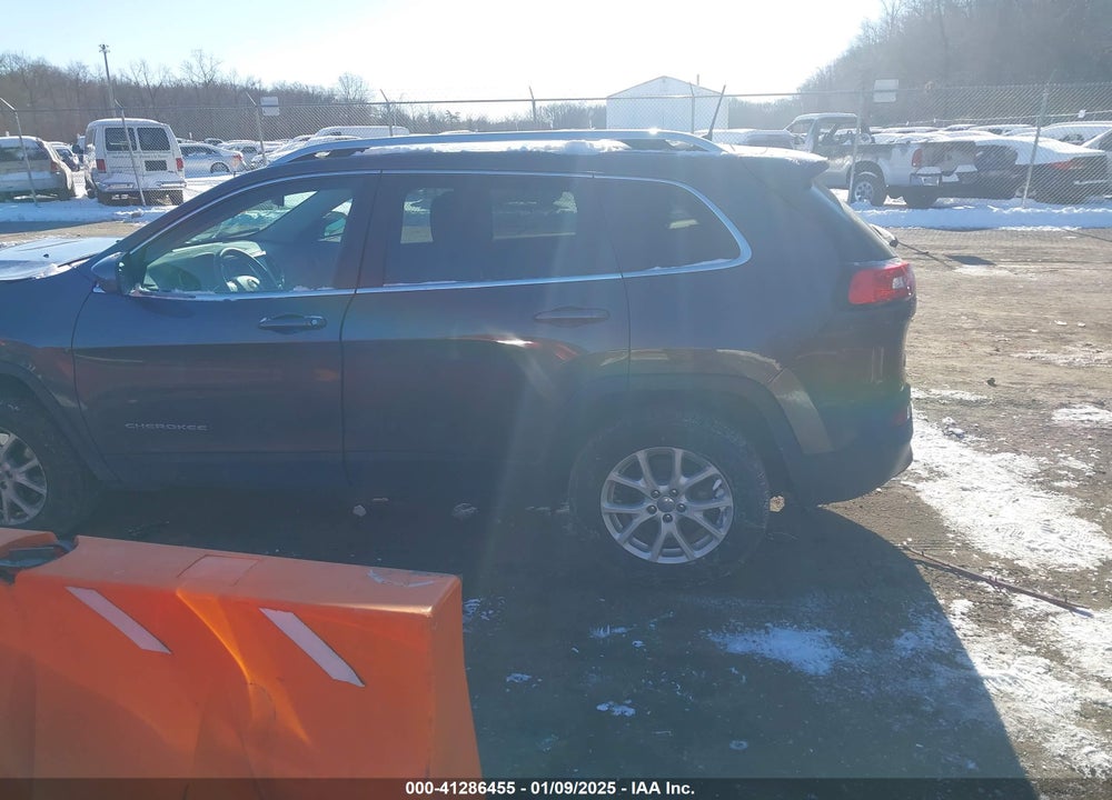 2017 JEEP CHEROKEE LATITUDE 4X4 VIN: 1C4PJMCBXHW587476