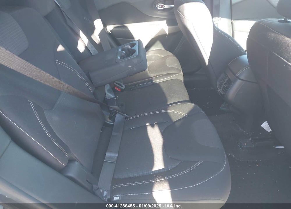 2017 JEEP CHEROKEE LATITUDE 4X4 VIN: 1C4PJMCBXHW587476