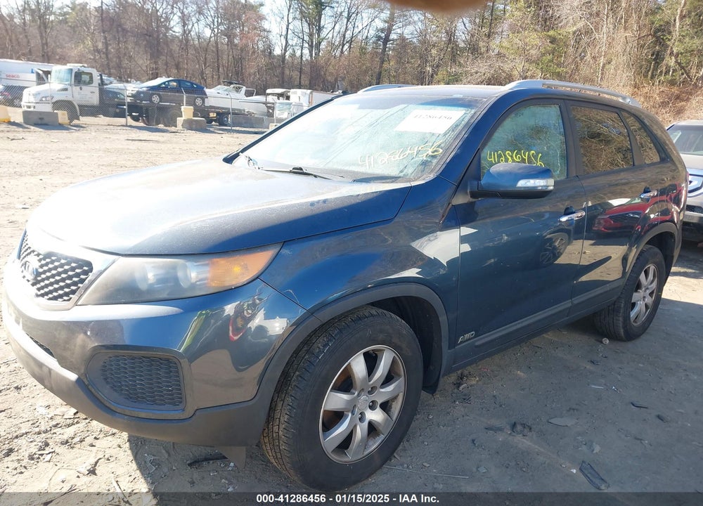 2011 KIA SORENTO LX V6 VIN: 5XYKTDA28BG165346