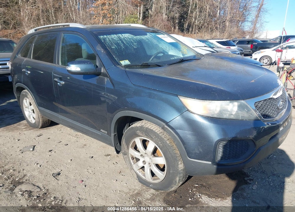 2011 KIA SORENTO LX V6 VIN: 5XYKTDA28BG165346